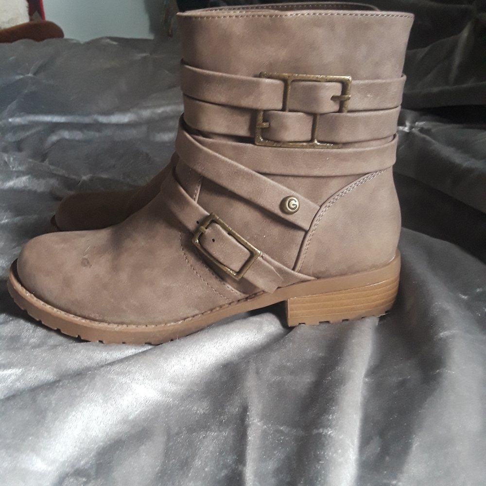 Boots by guess